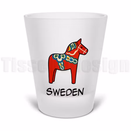 Snapsglas med dalahäst – svensk design i miniformat