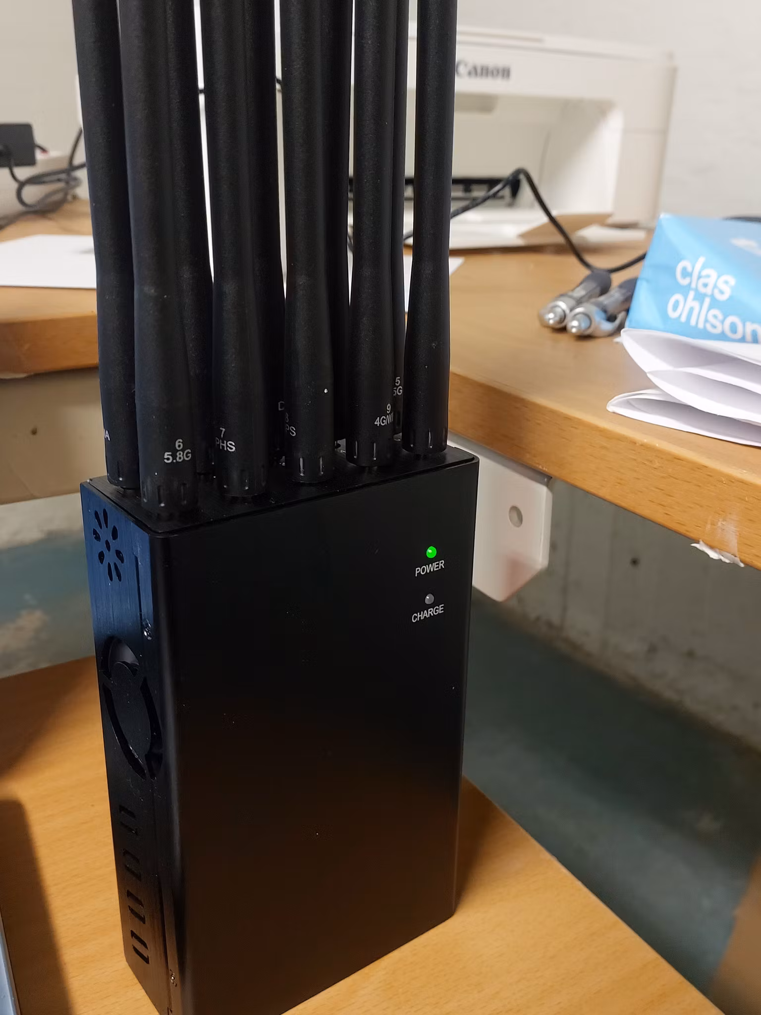 10 kanaler   jammer gsm,3G,4G,5G,wifi ,Gps ,trådlös kamera
