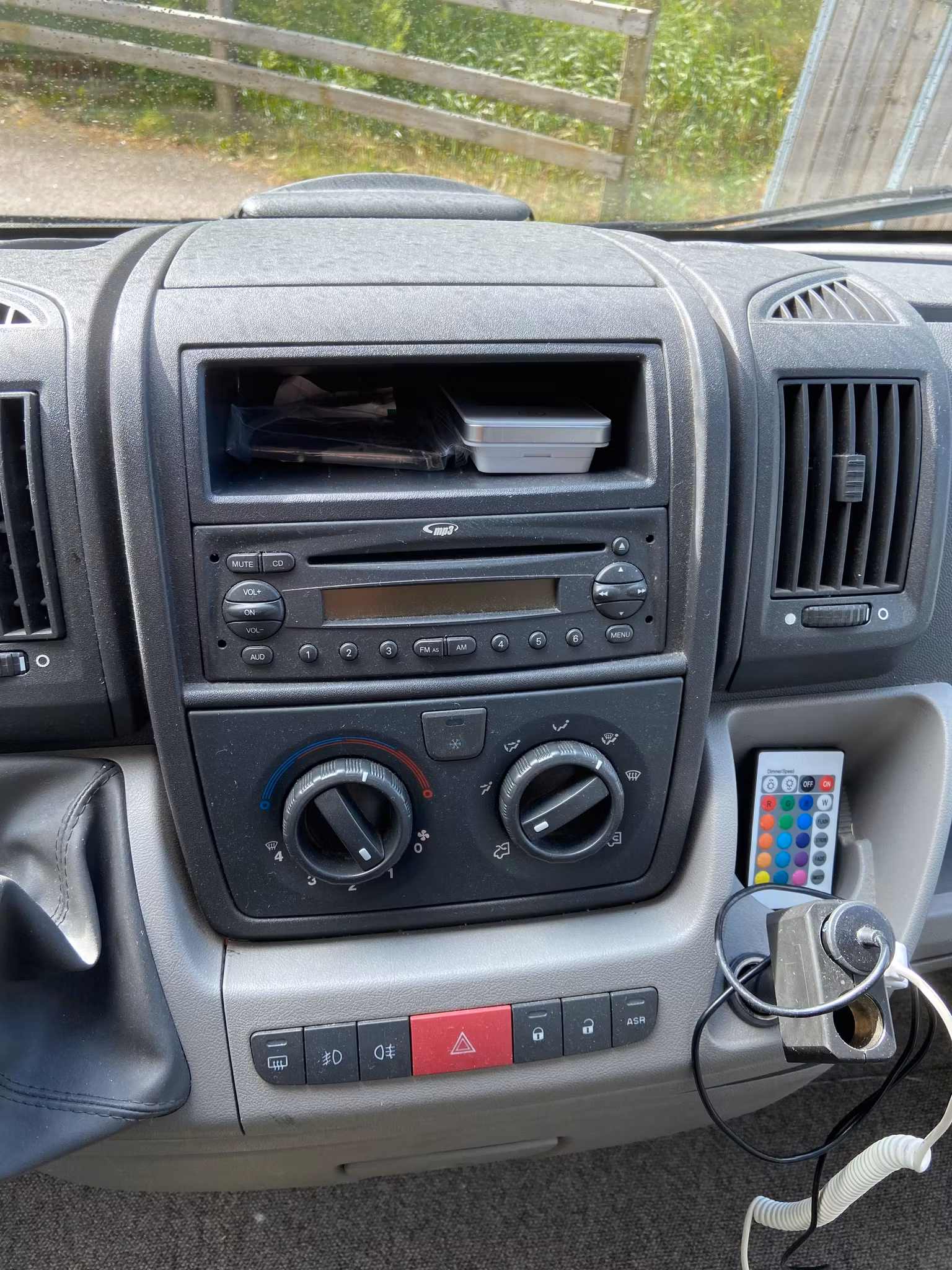 9"android 13 bilstereo Peugeot Boxer /jumper (2001---2022 )gps wifi carplay android auto blåtand rds Dsp RAM:6GB. ROM: 128GB 4G LTE + gratis backkamera