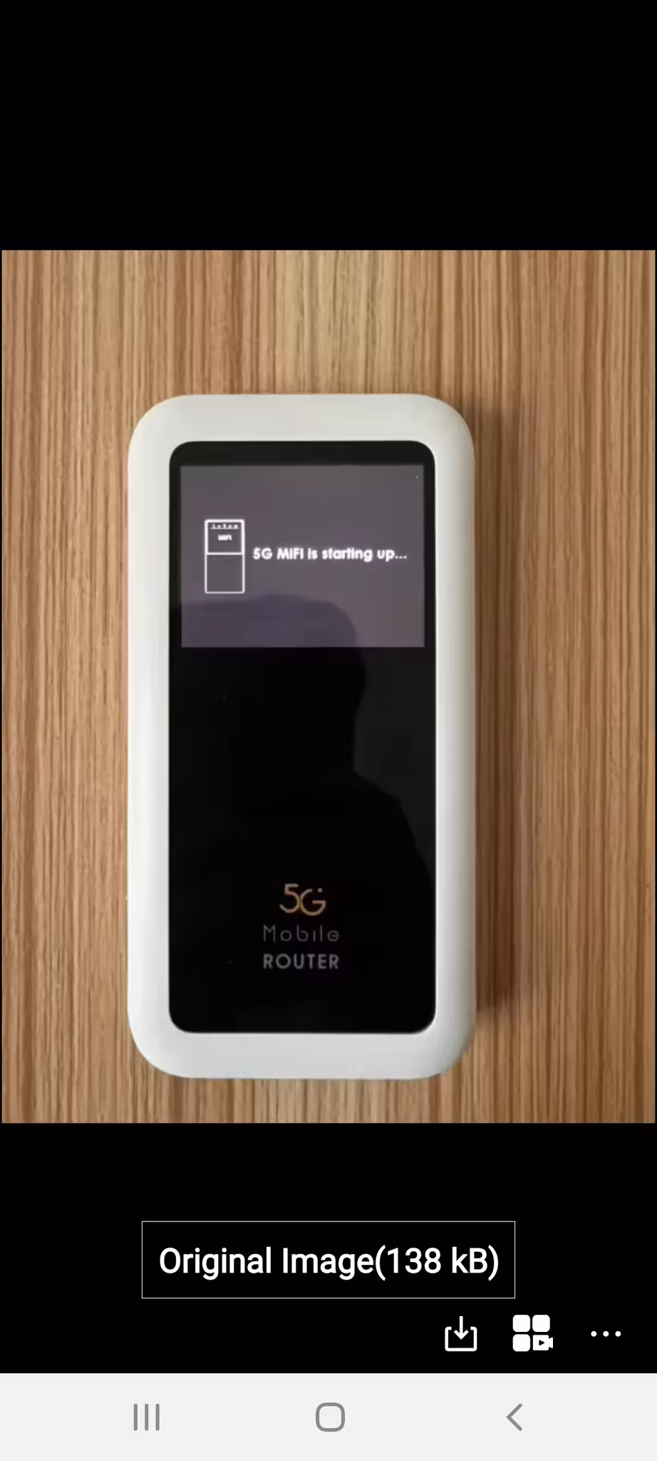 2,4 tum TFT  Pocket 5G  simkort, esim  wifi6, router,4500 mAh