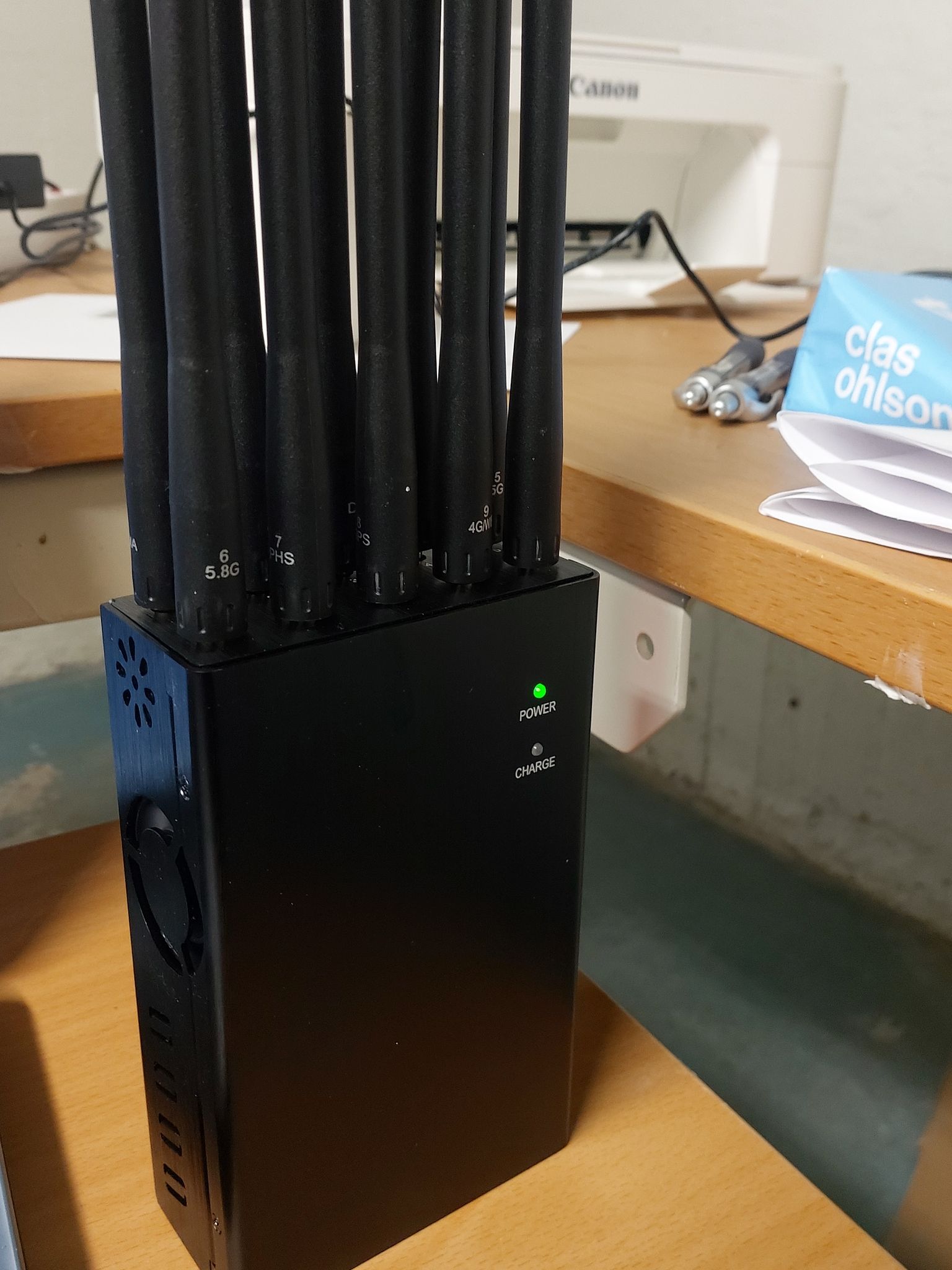 10 kanaler   jammer gsm,3G,4G,5G,wifi ,Gps ,trådlös kamera