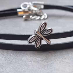 Anklet in black or brown with dragonfly