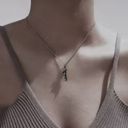 Necklace Hug