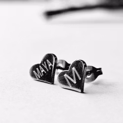 Graverade örhängen Hjärtan