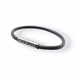 Armband med graverat magnetlås i äkta läder
