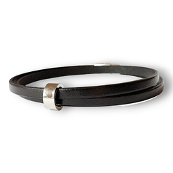 Svart läderarmband med hjärta