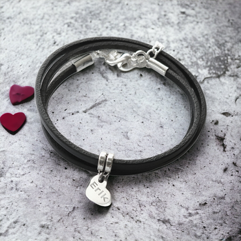 Armband tre varv med  graverat hjärta