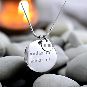 Graverat halsband Andas