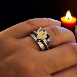 Bred ring med hjärta