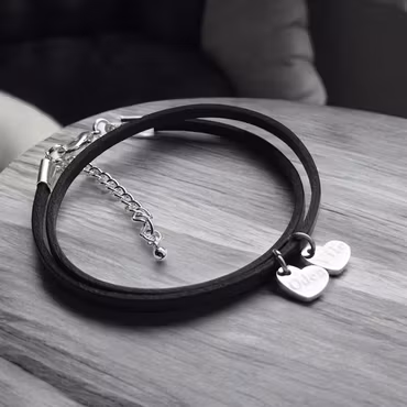 Läderarmband med graverat hjärta namn/bokstav