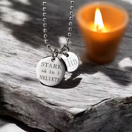 Graverat halsband STARK så in i helvete - personlig tag