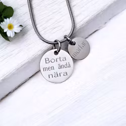 Personligt graverat halsband " Borta men ändå nära"