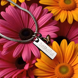 Graverat halsband be YOUtiful