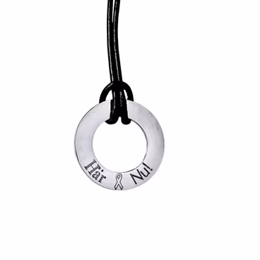 Graverat halsband Här Nu!
