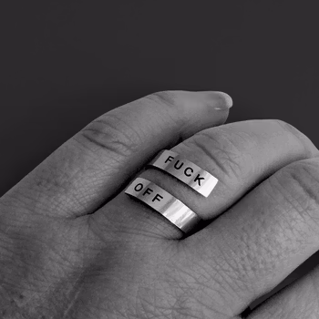 Ring graverat F U C K  O F F