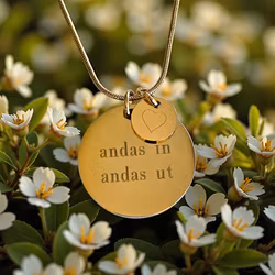 Personligt graverat andas in andas ut i guldfärg 25 mm