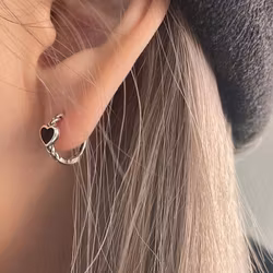 Örhängen små svarta