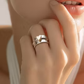 Bred ring med hjärta