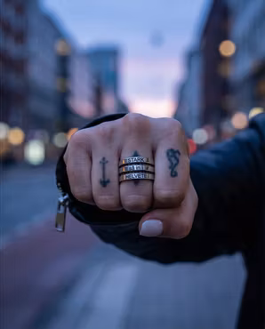 Graverad ring STARK så in i HELVETE