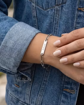 Graverat namnarmband