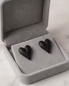 Stora svarta hjärtan - örhänge
