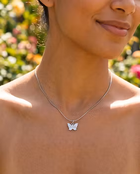 Graverat halsband fjäril