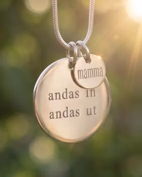 Graverat halsband Andas