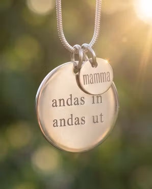Graverat halsband Andas