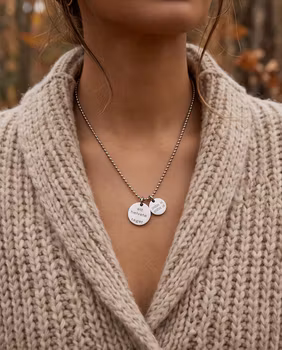Graverat halsband " ett helvete i taget"