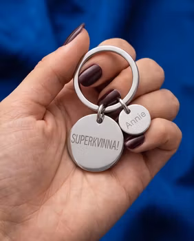 Graverad nyckelring SUPERKVINNA