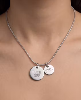Graverat smycke FUCK OFF - iDIOT