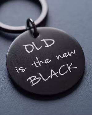 Nyckelring OLD is the new BLACK
