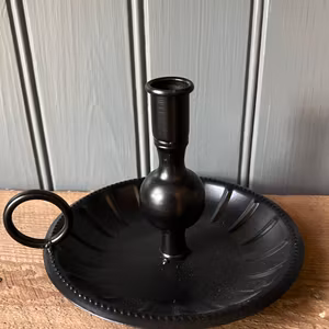 Pigkammar ljusstake Svart