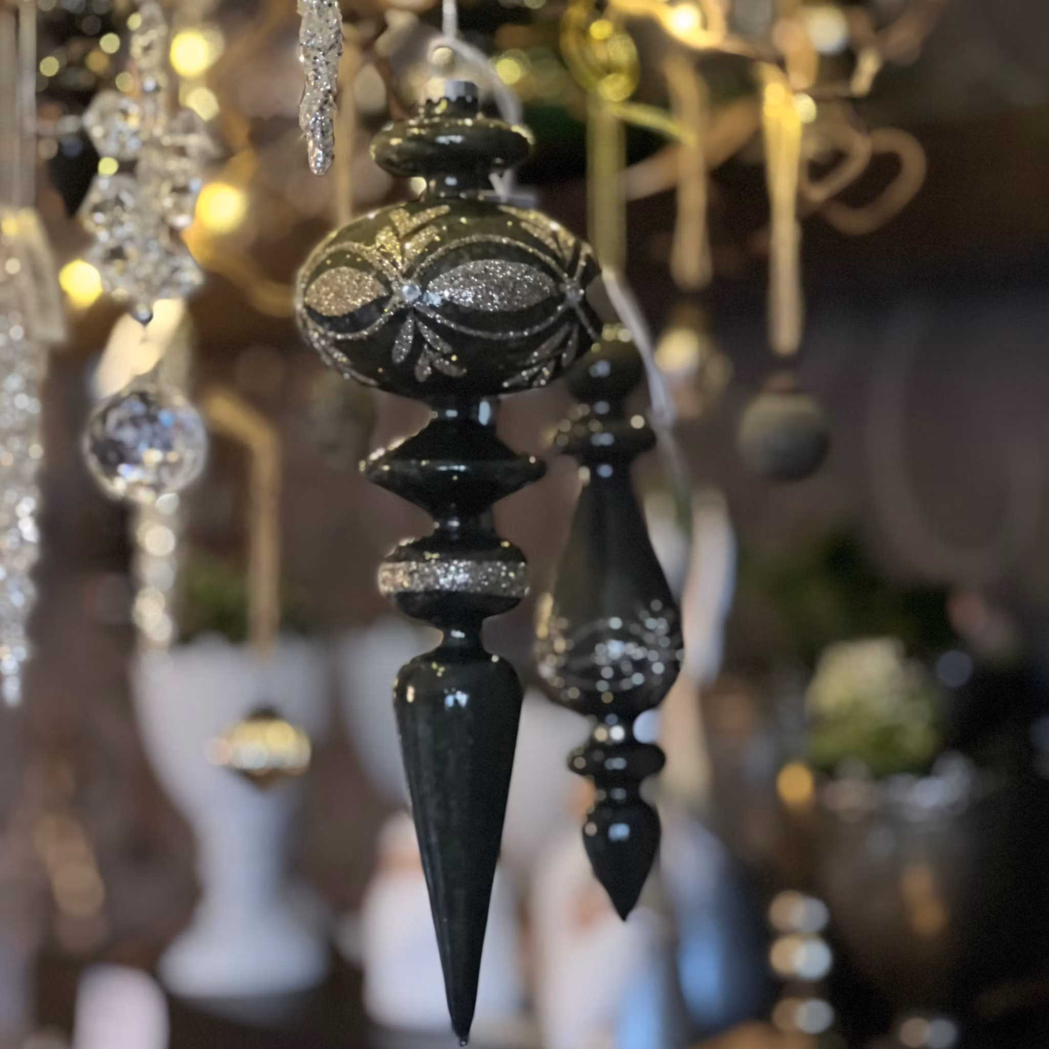 Ornament i glas m. glimmer