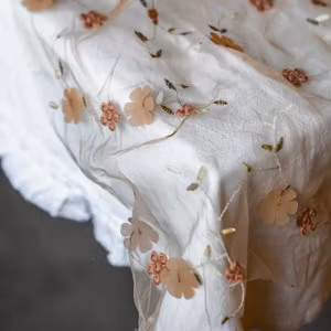 Löpare Broderade Blommor Natural