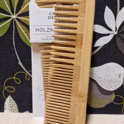 Kam i bambu – skonsam för hår och hårbotten