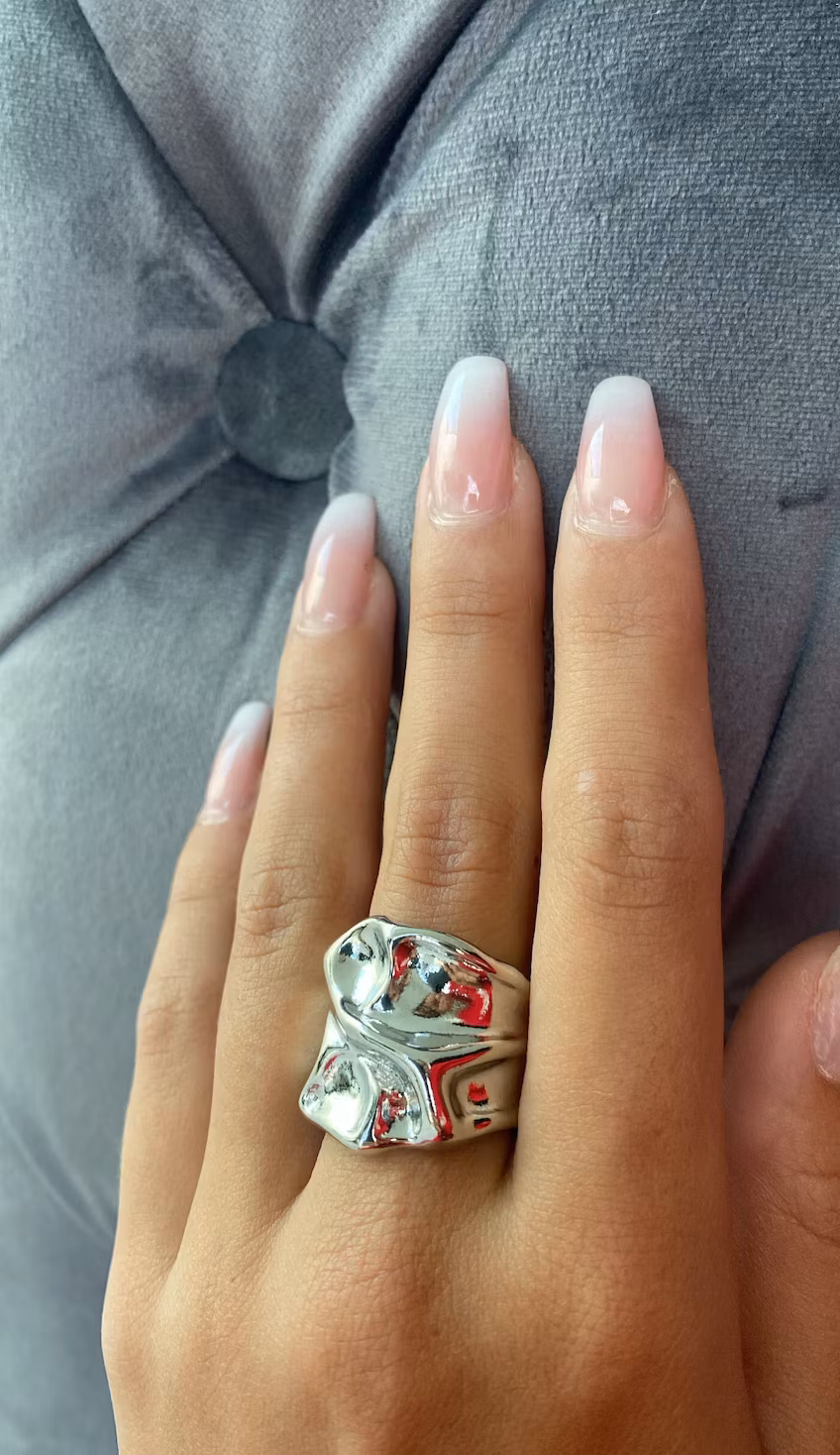 Moody ring