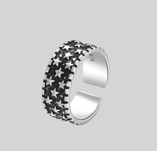 Black star ring