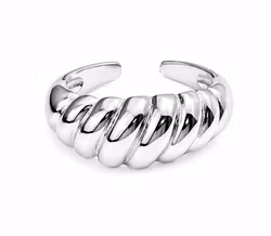 Baguette ring