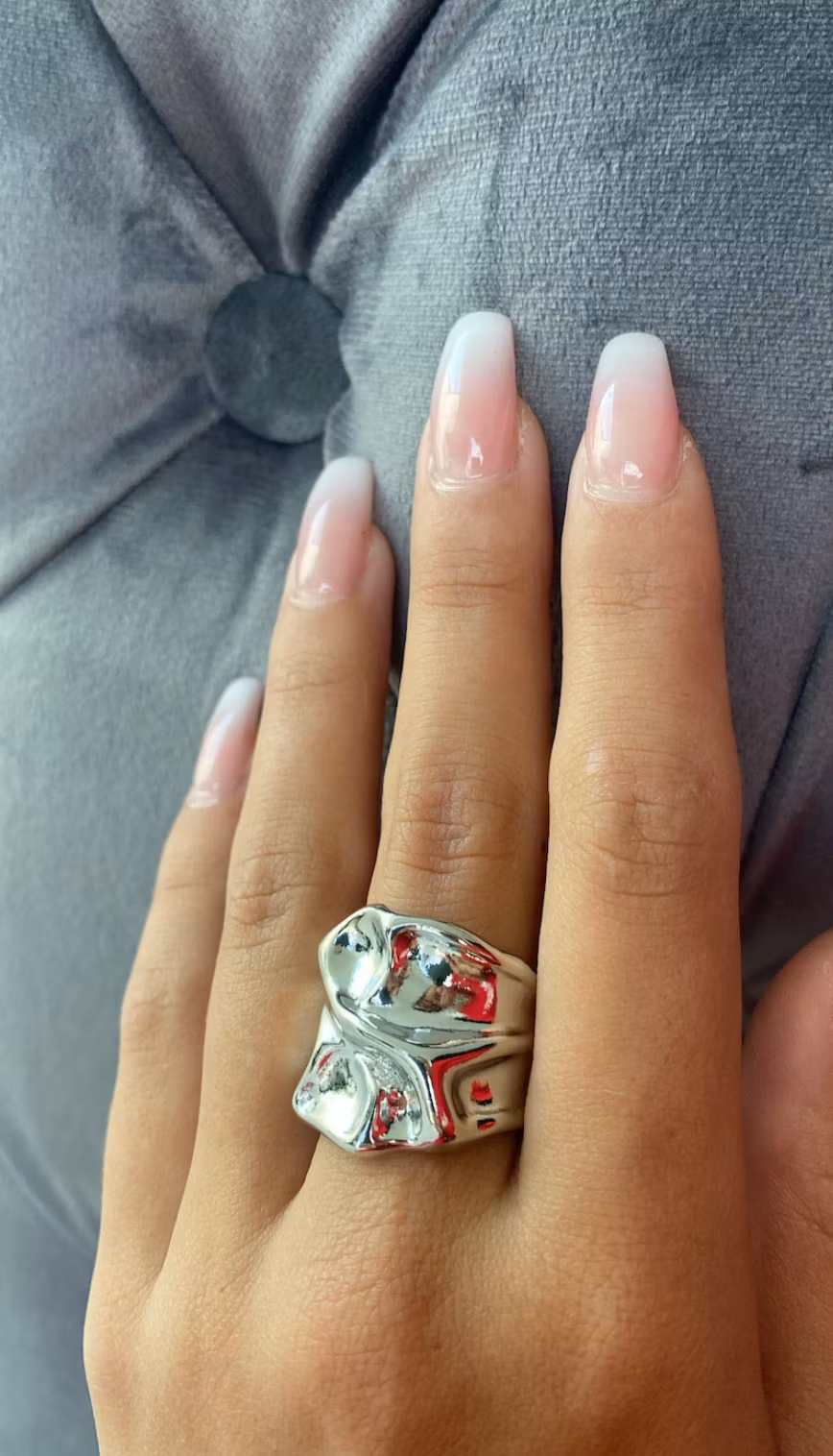 Moody ring