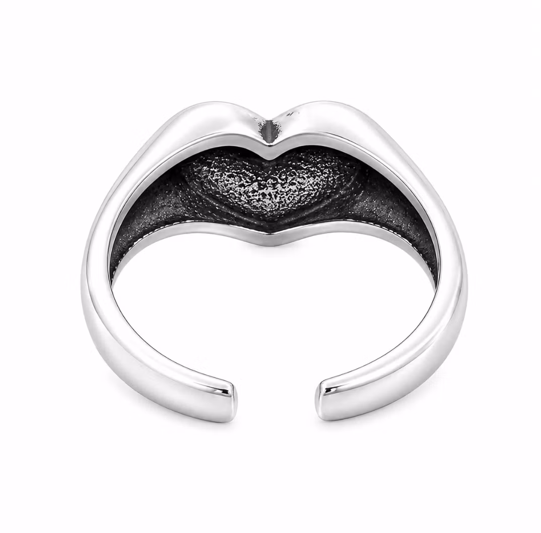 Crying heart ring
