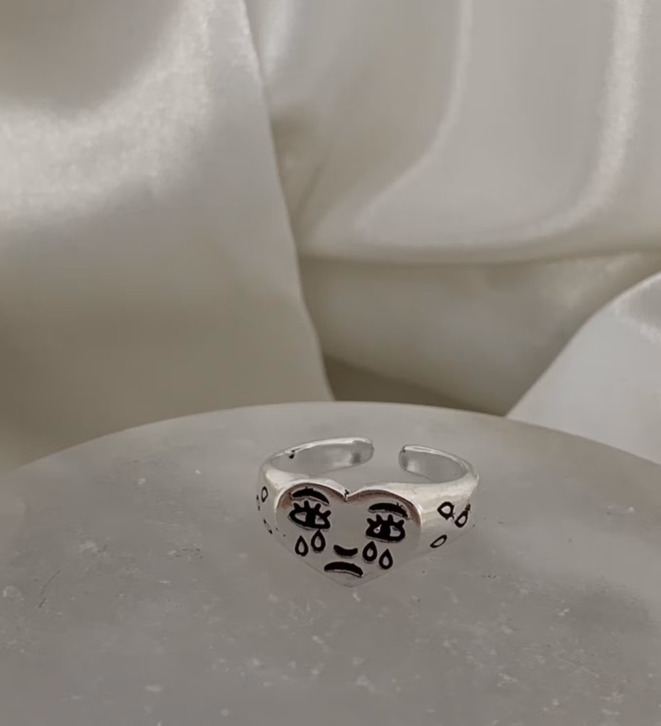 Crying heart ring