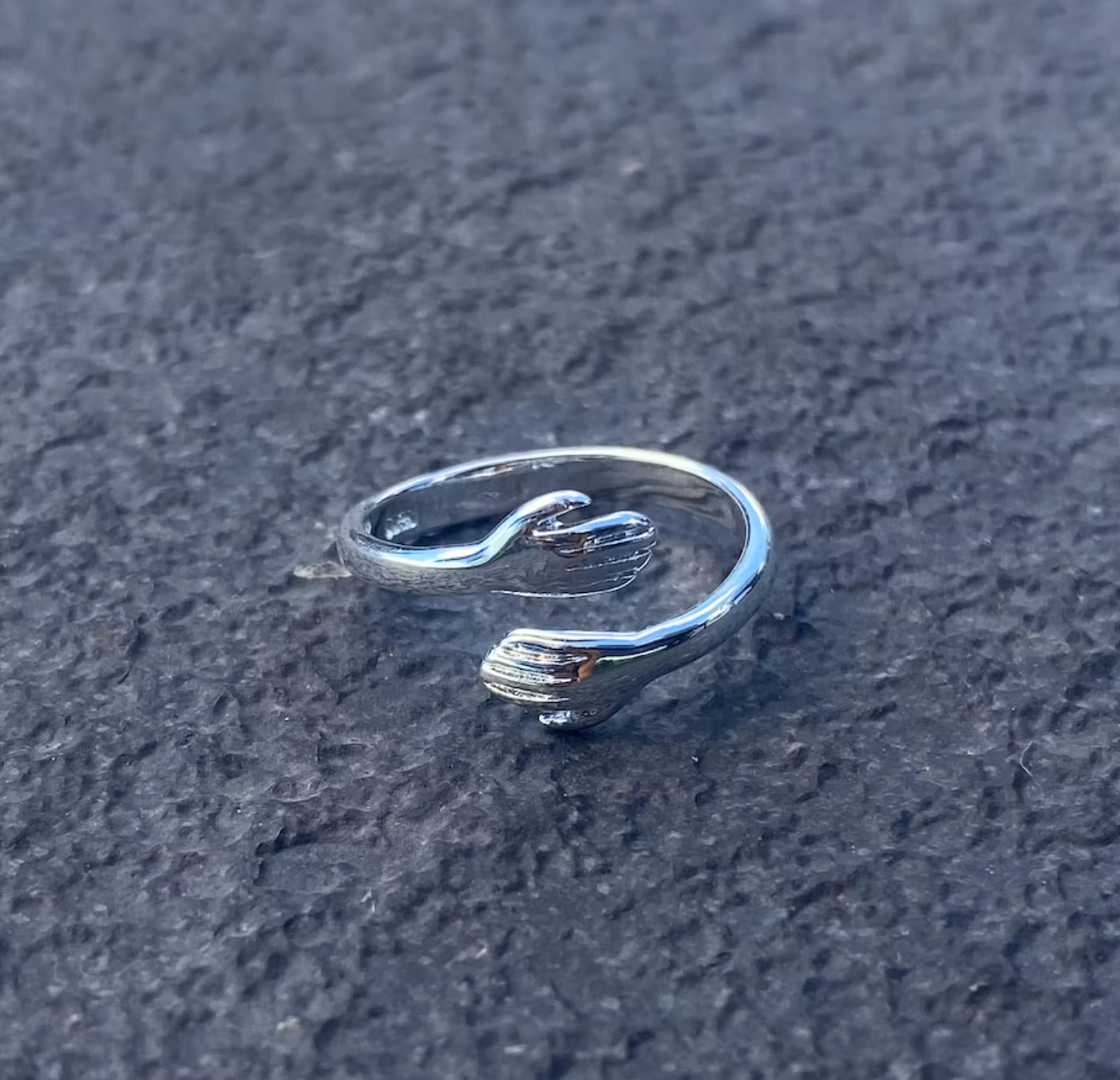 Hold me ring