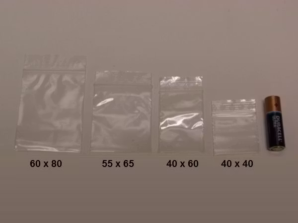 Blixtlåspåsar / Zippåsar: 4 buntar X 100 påsar (olika storlekar)