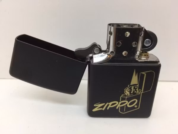 Zippotändare BLACK LIGHT + tillbehör