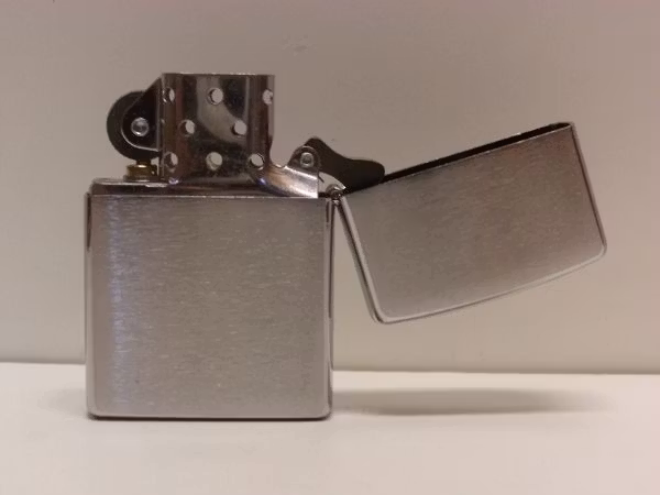 Zippotändare SECRET EMBLEM + tillbehör
