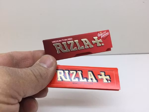 DISPLAY: Rizla Röd Mini (100 st)