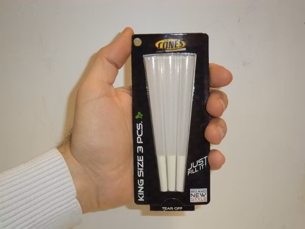 CONES: Färdigrullade koniska papper (3 x 3st) + tillbehör