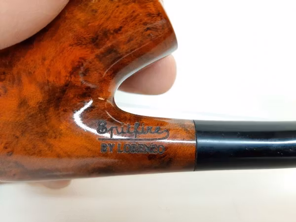 Lorenzo Spitfire ChaCha Spot Carving + tillbehör