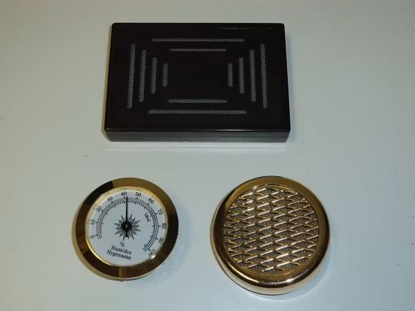 Humidortillbehör 3 delar: Hygrometer + Fuktare (2 st)